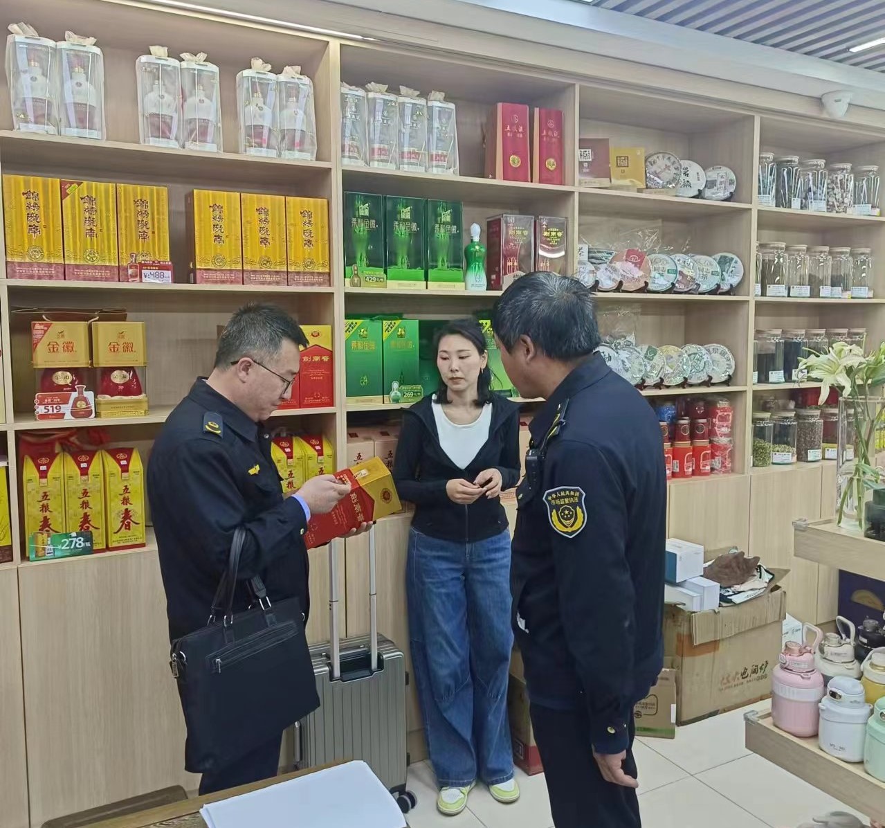 平川区 持续开展酒类市场专项检查，规范酒类经营秩序